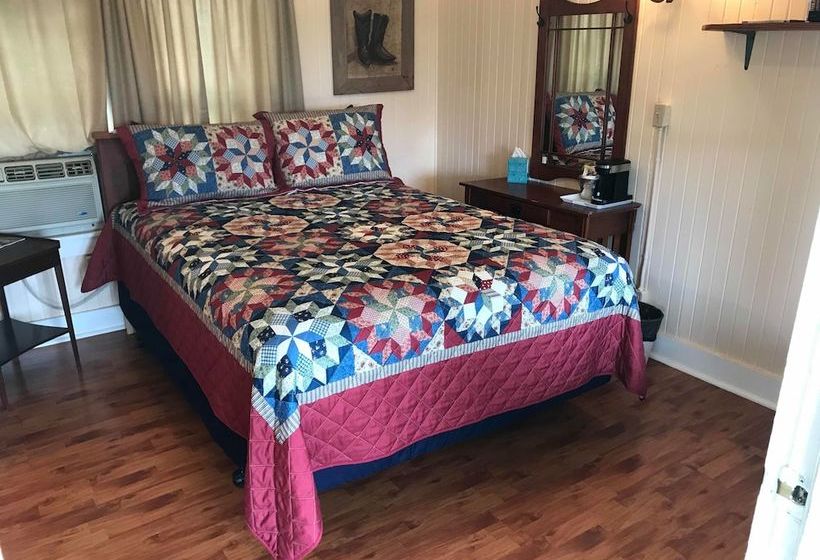 교외 호텔 Twin Elm Guest Ranch