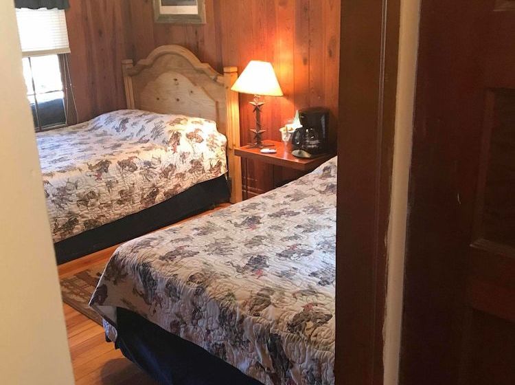 교외 호텔 Twin Elm Guest Ranch