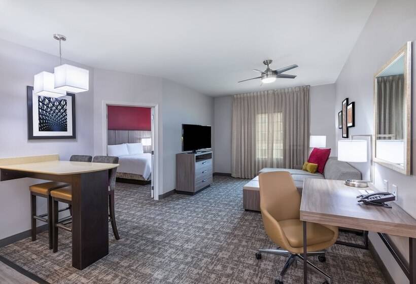 هتل Staybridge Suites   Houston Iah Airport East, An Ihg