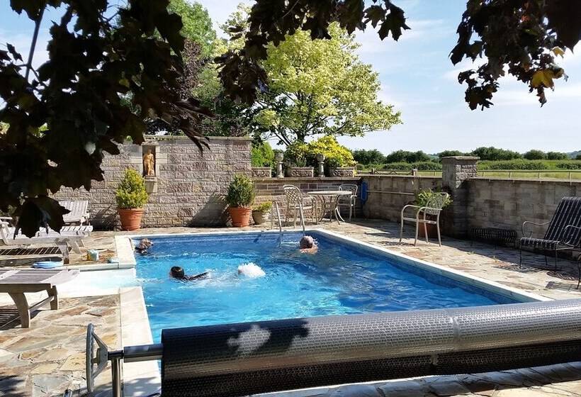 ホテル Tor Farm Lodge