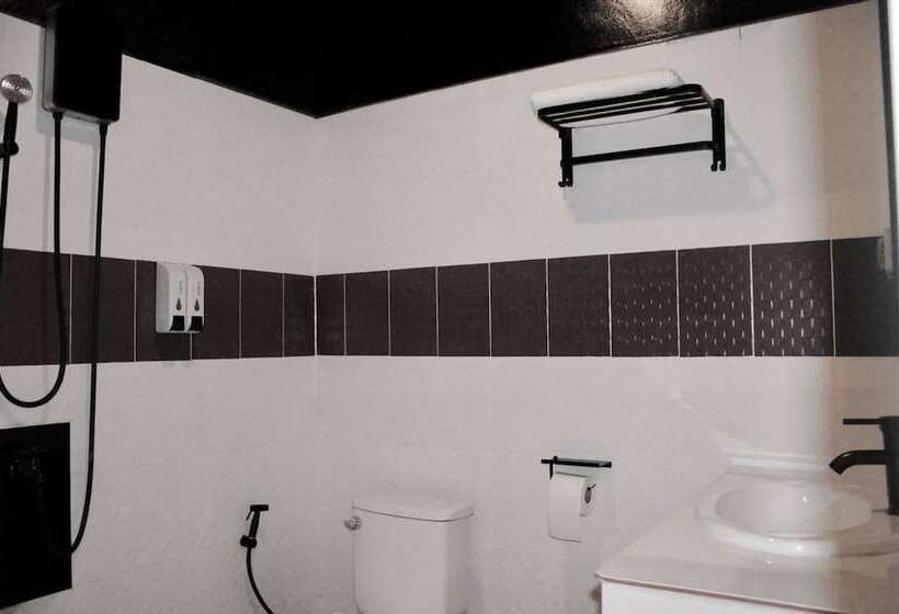 Oasis Hotel Pods   Adults Only   Hostel