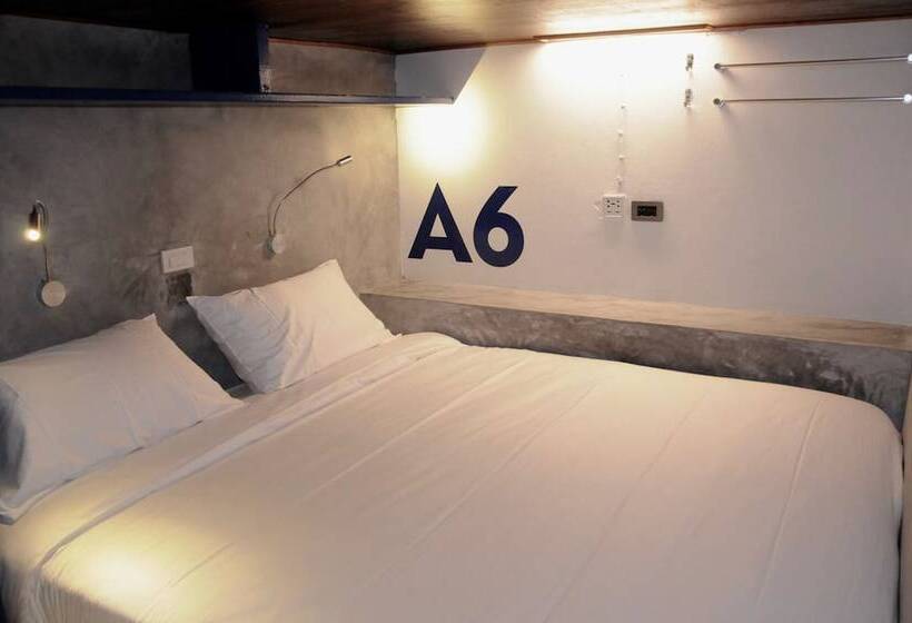 Oasis Hotel Pods   Adults Only   Hostel