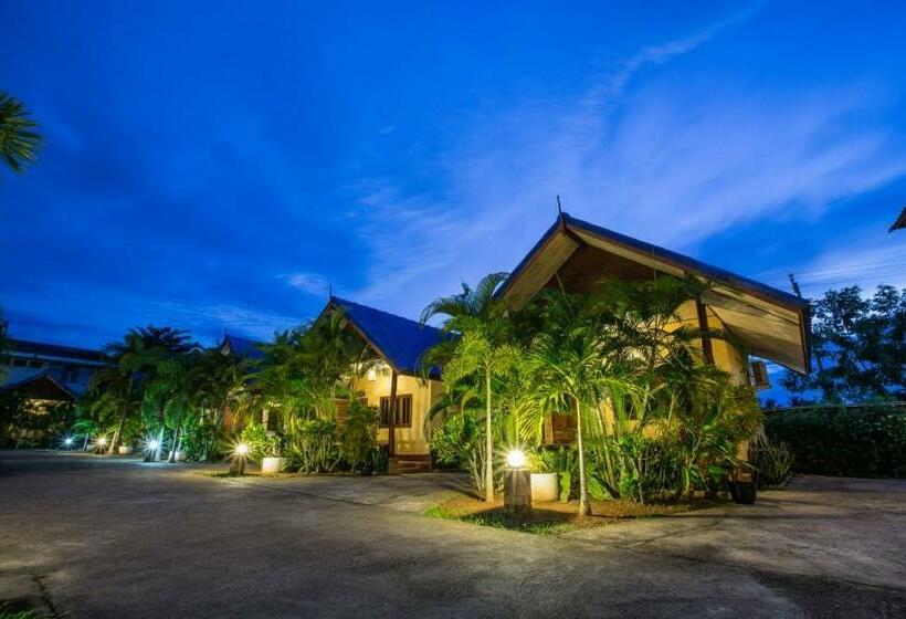 پانسیون Family Resort Chumphon