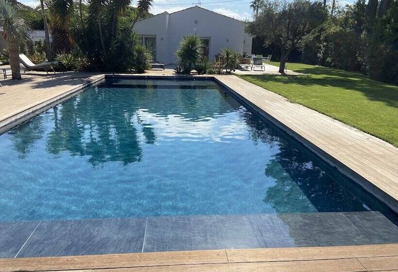 بنسيون Le Mas De La Dame