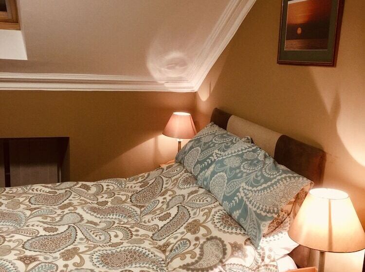 بنسيون Pisgah Guesthouse