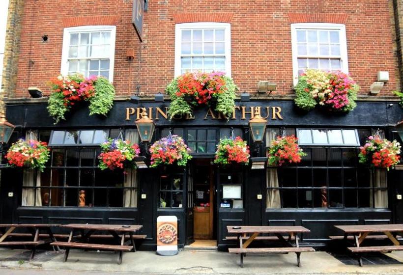 پانسیون Prince Arthur