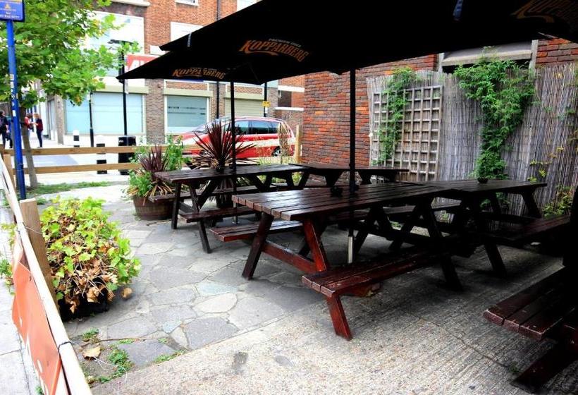 پانسیون Prince Arthur