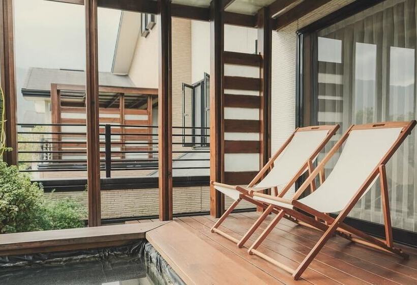 تختخواب و صبحانه Afternoon Resort