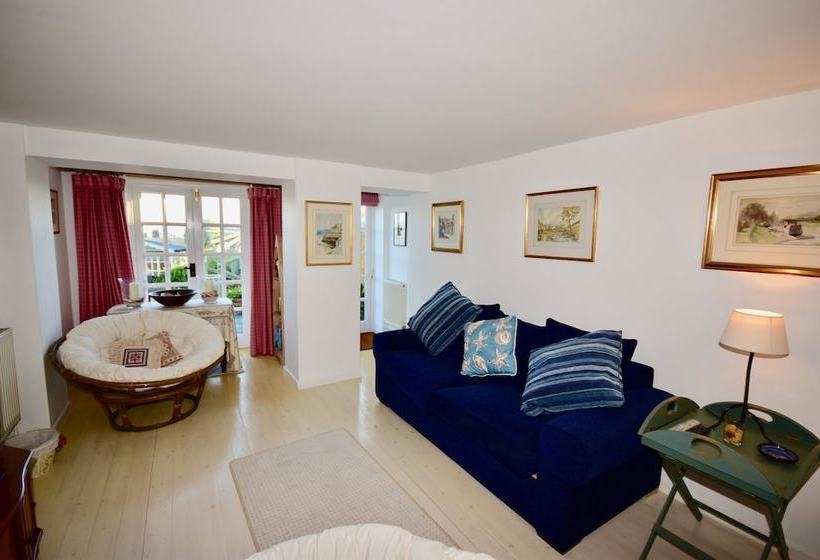 Mulberry Cottage  Cowes
