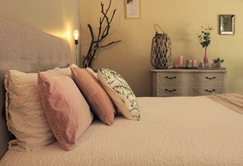 Пансион Chambre D Hotes Les Rives De La Tronne