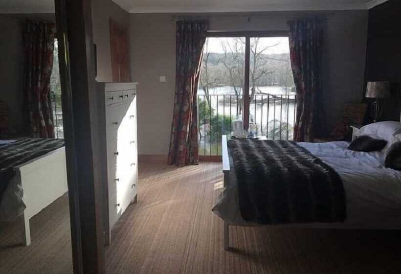 بنسيون Riverside House
