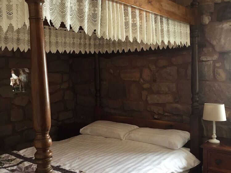 Roaches Cottages
