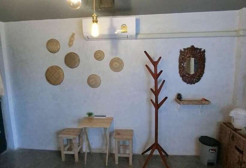 فندق صغير Dawnthaya Ayutthaya House บ้านดอนธยๅ อยุธยา