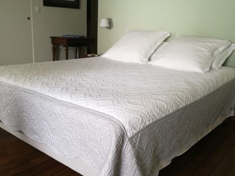 ベッドアンドブレックファースト Chambre D Hotes La Cigalière