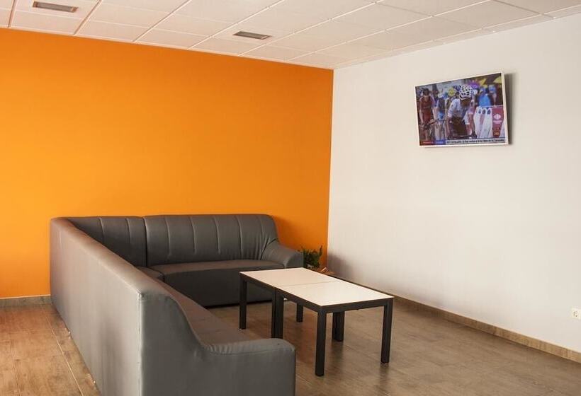 De Camino Albergue   Hostel