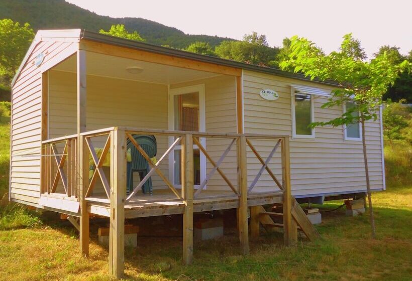 בית מלון כפרי Camping Le Roc Qui Parle