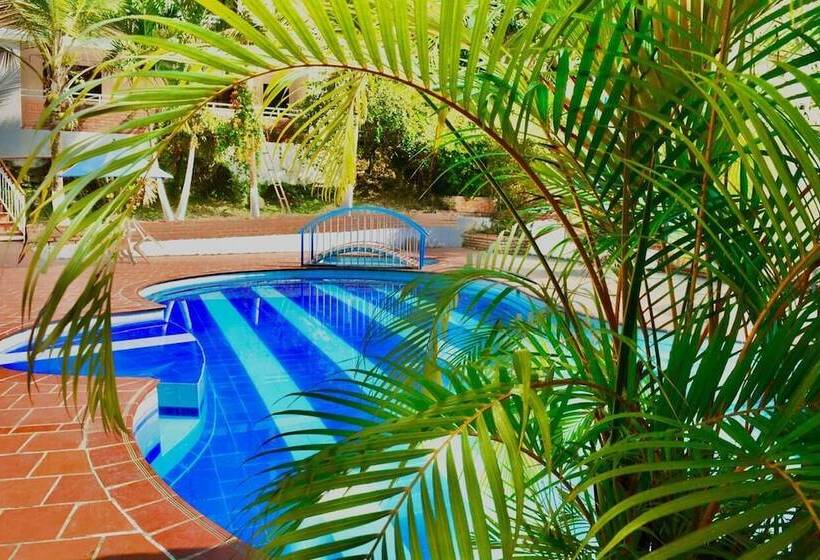 هتل El Porton De San Gil