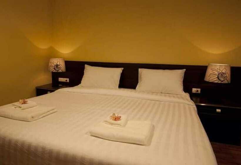 هتل J & Y Lodge
