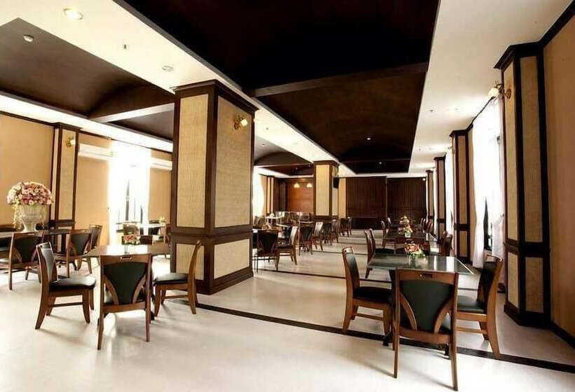 هتل J & Y Lodge