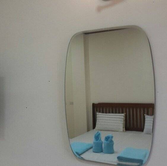 هتل Siri Apartment