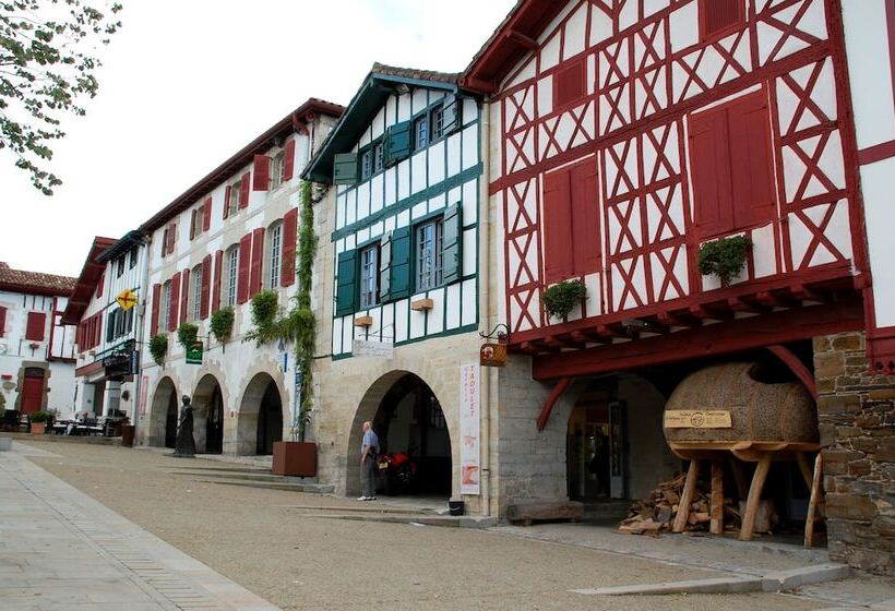ベッドアンドブレックファースト Maison Hegoa   Chambres D Hôtes
