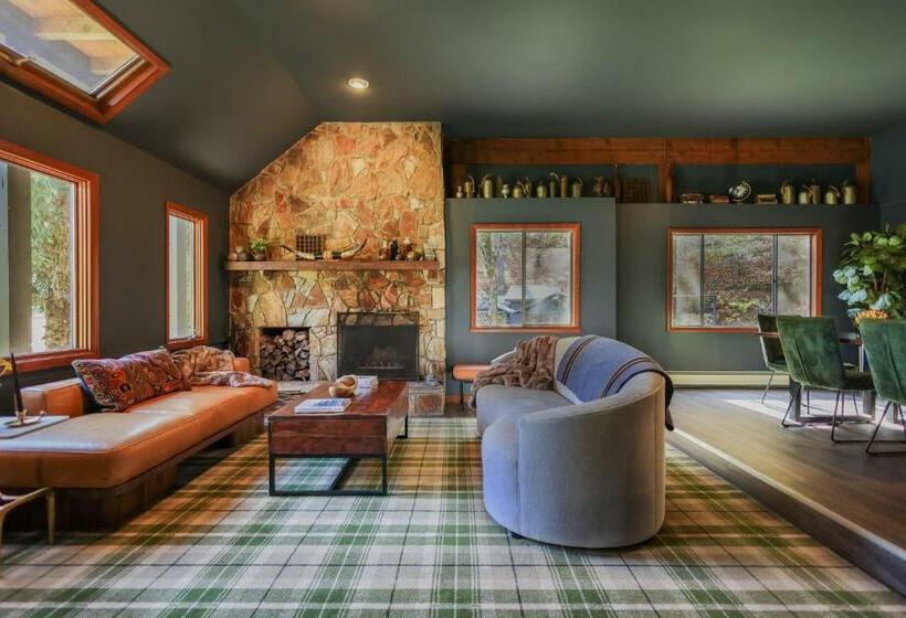 Bed and Breakfast Outland Chalet & Suites Great Smoky Mountains