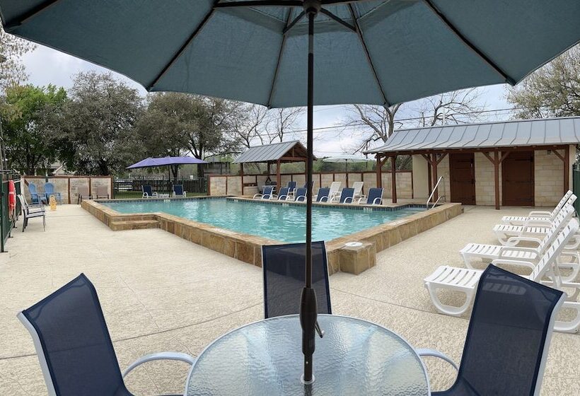 Gruene Cottages