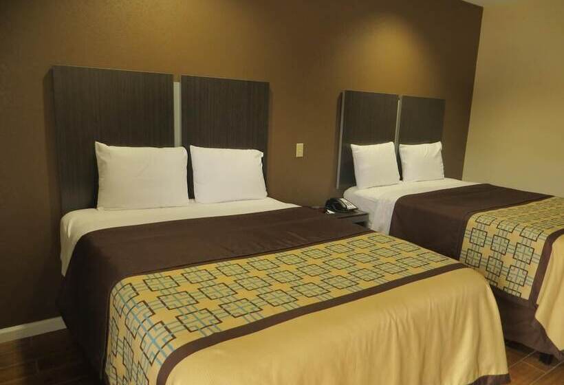 בית מלון כפרי Scottish Inn & Suites