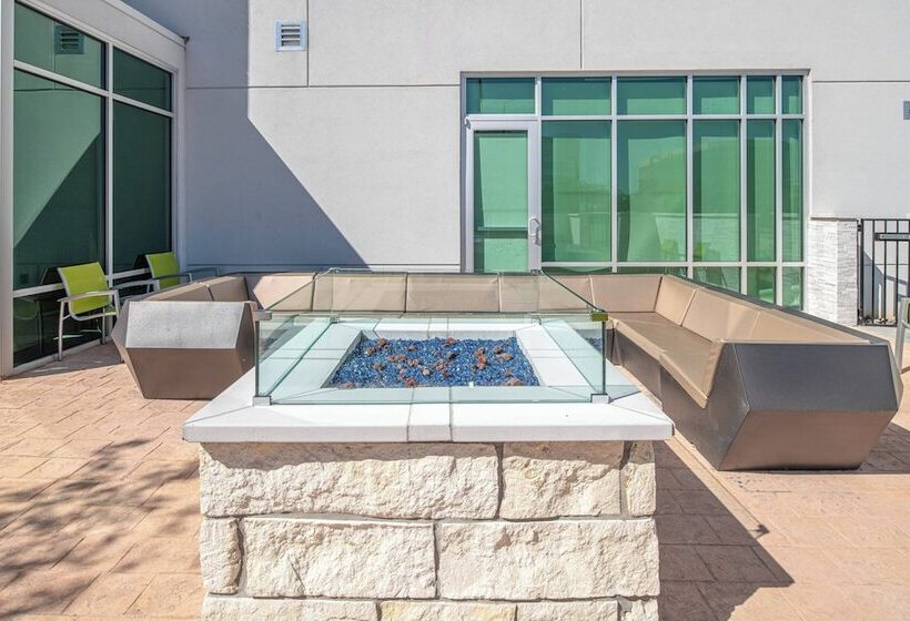 هتل Springhill Suites Dallas Central Expressway