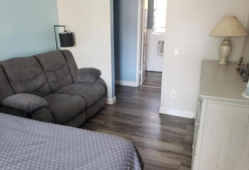 فندق على الطريق Ashley Brooke Beach Resort