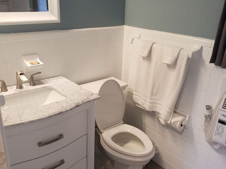 فندق على الطريق Ashley Brooke Beach Resort