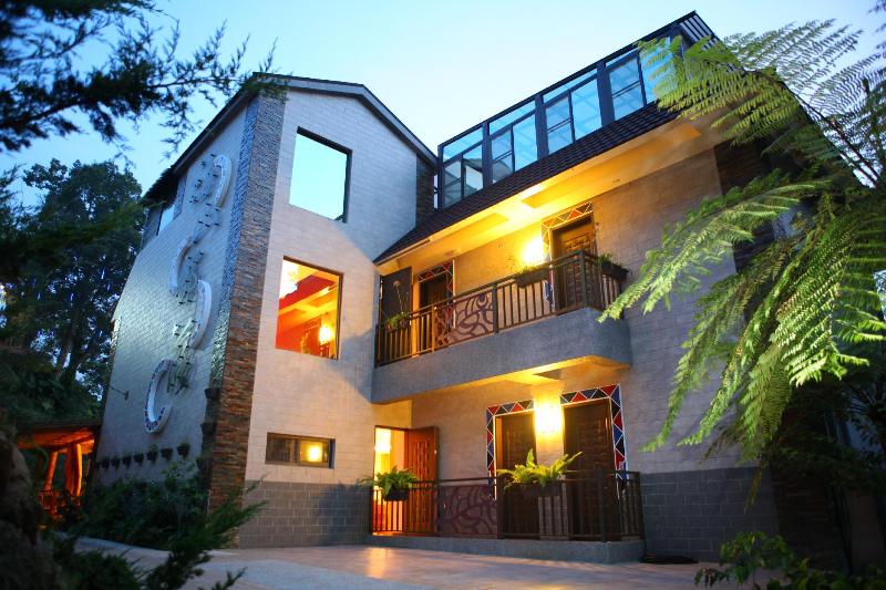 تختخواب و صبحانه Applause In The Mountain