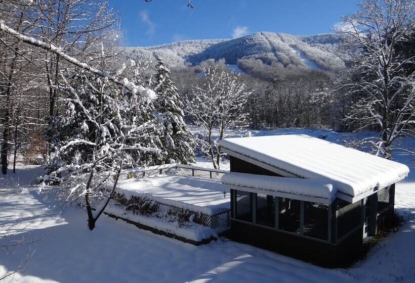 צימר Blue Gentian Lodge At Magic Mountain