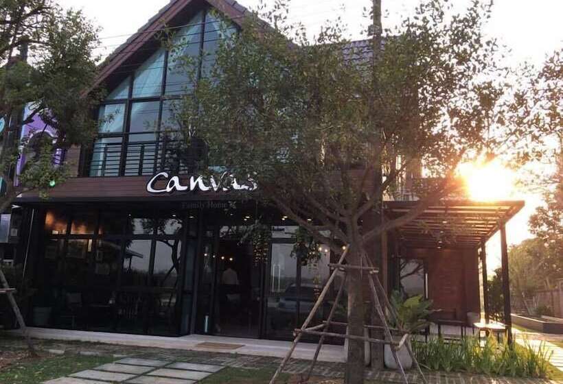 هتل Canvas Family Home