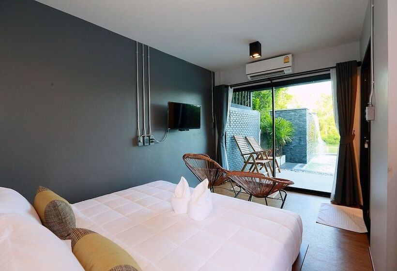 هتل Canvas Family Home