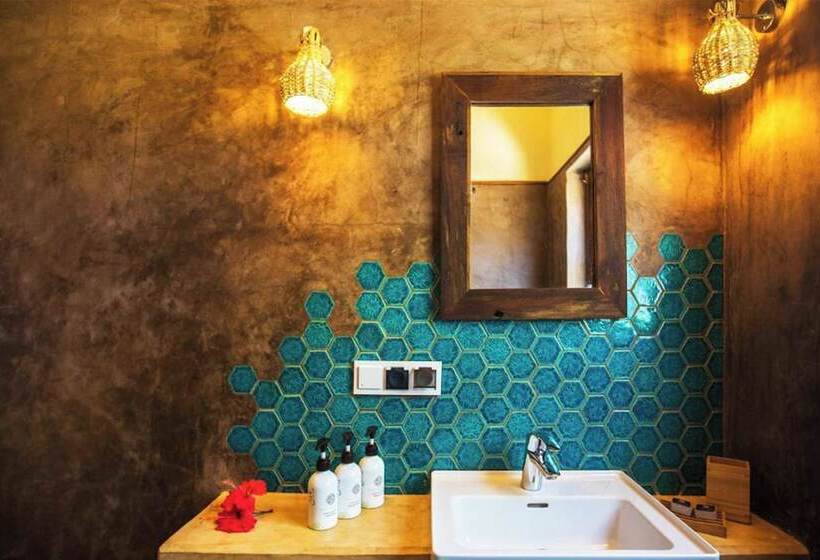 هتل Clove Island Villas & Spa