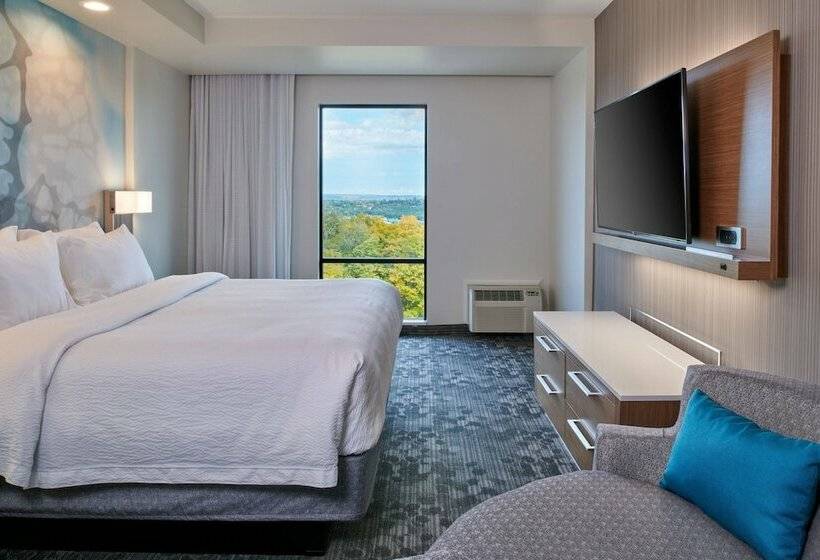 هتل Courtyard By Marriott Petoskey At Victories Square