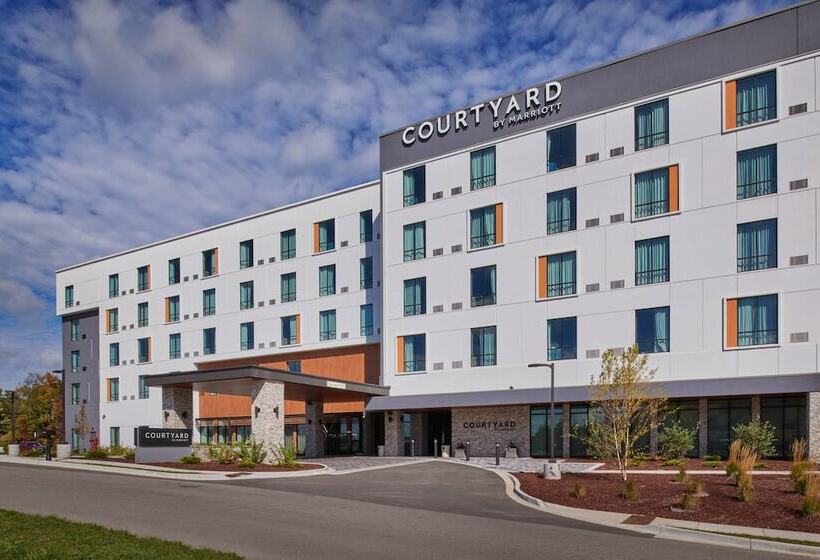 هتل Courtyard By Marriott Petoskey At Victories Square
