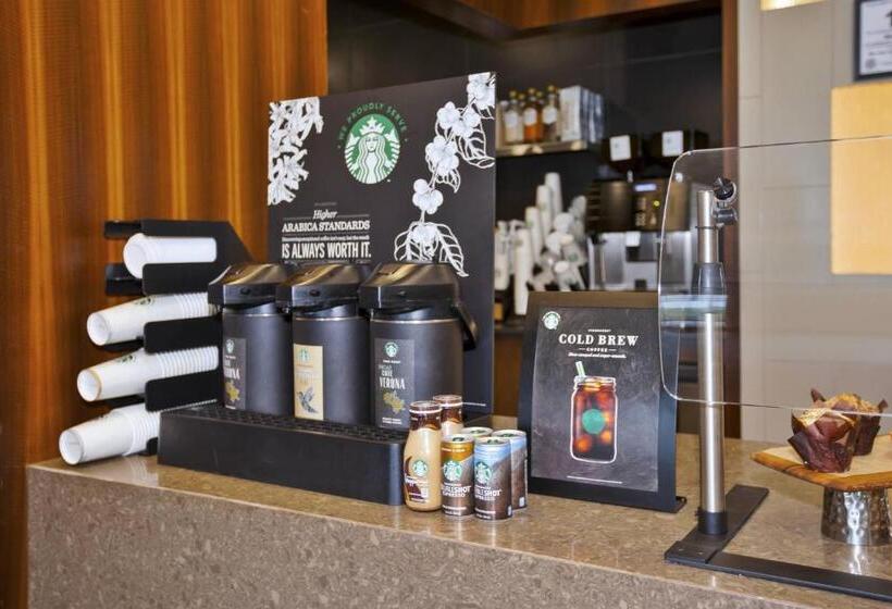 فندق Courtyard By Marriott St. Joseph Benton Harbor