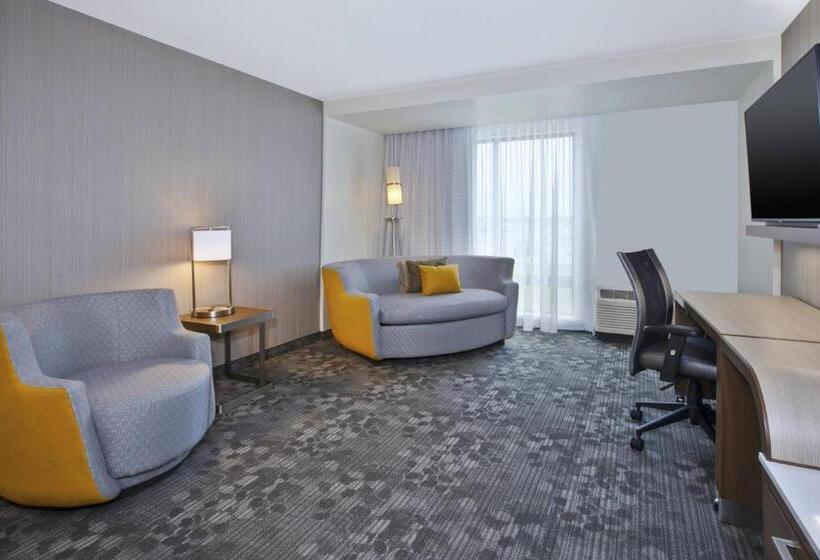 فندق Courtyard By Marriott St. Joseph Benton Harbor
