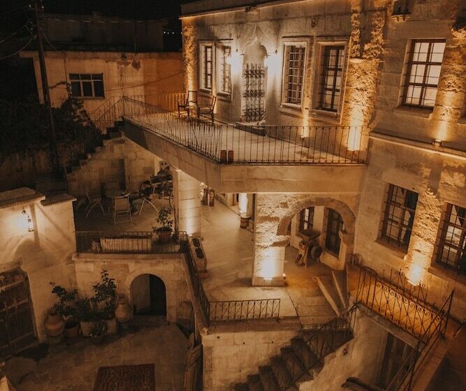 هتل Eagle Cave Inn