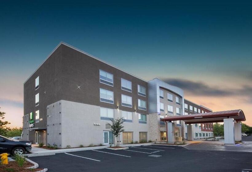 هتل Holiday Inn Express & Suites   Chico, An Ihg