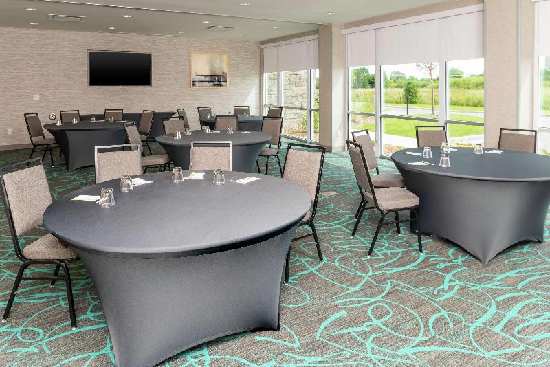 בית מלון כפרי Home2 Suites By Hilton Appleton