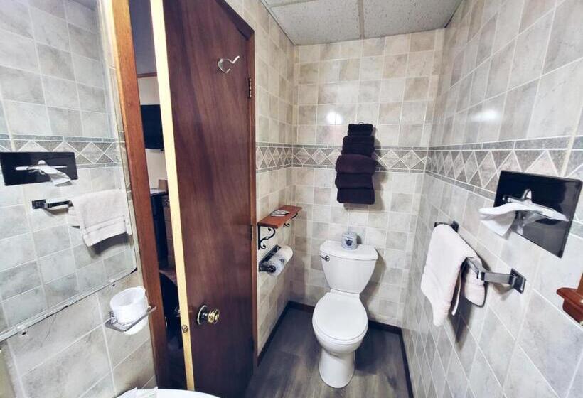 مُتل Cedar Wood Inn