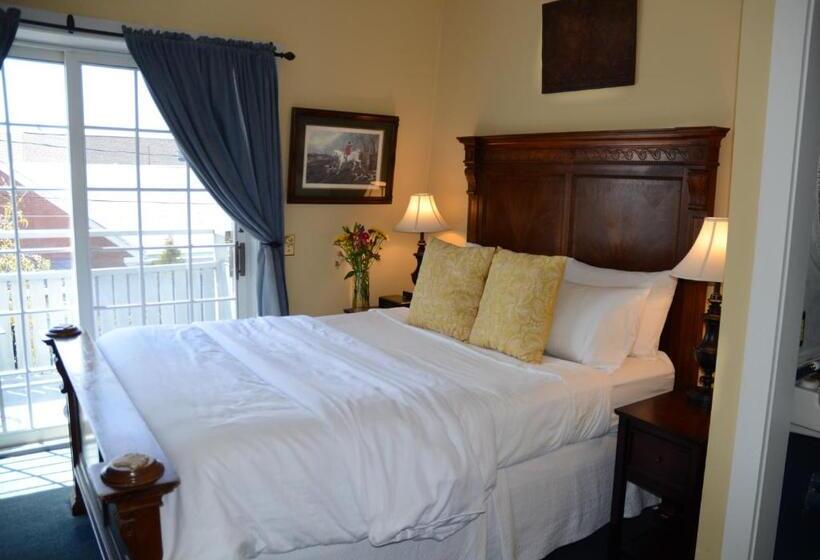 پانسیون Brasswood Inn