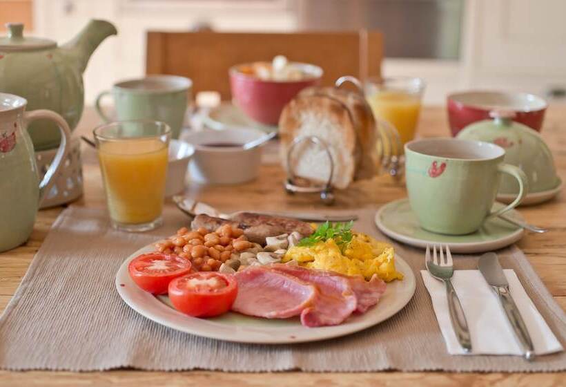 The Larches Ledbury Bed And Breakfast
