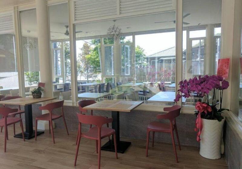 تختخواب و صبحانه Muknana