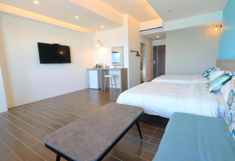 تختخواب و صبحانه Two Home Inn