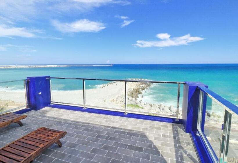 تختخواب و صبحانه Two Home Inn