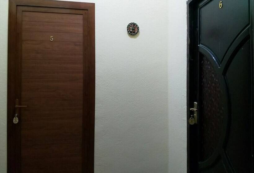 Hostel Mukarram